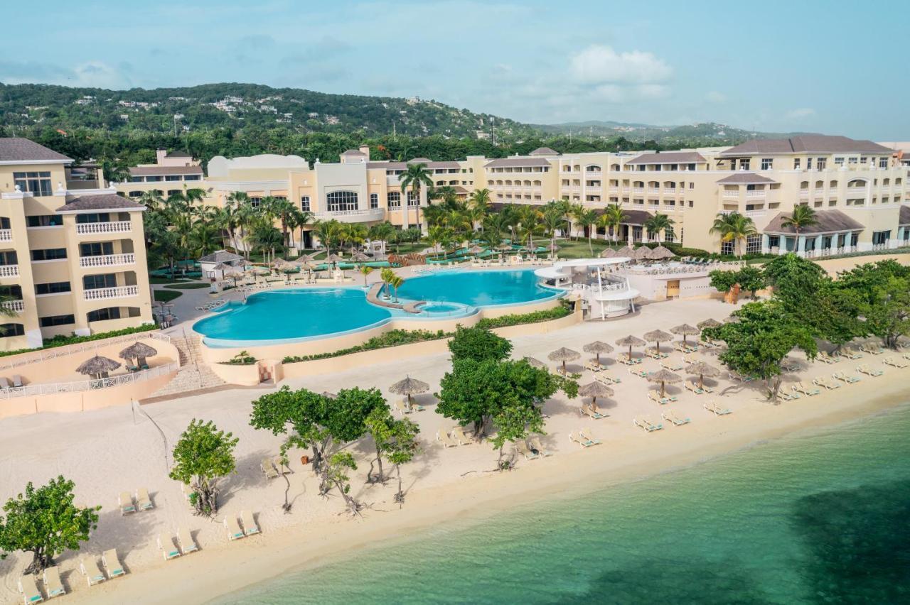 Iberostar Waves Rose Hall Beach مونتيغو باي المظهر الخارجي الصورة